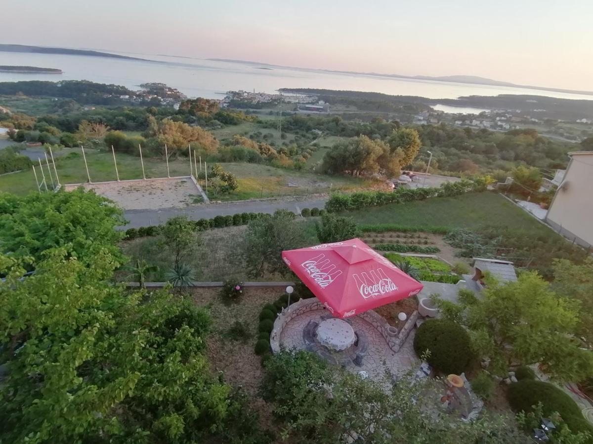 Apartmani Andelo I Ruzica Mundanije Exteriör bild