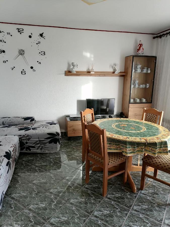 Apartmani Andelo I Ruzica Mundanije Exteriör bild