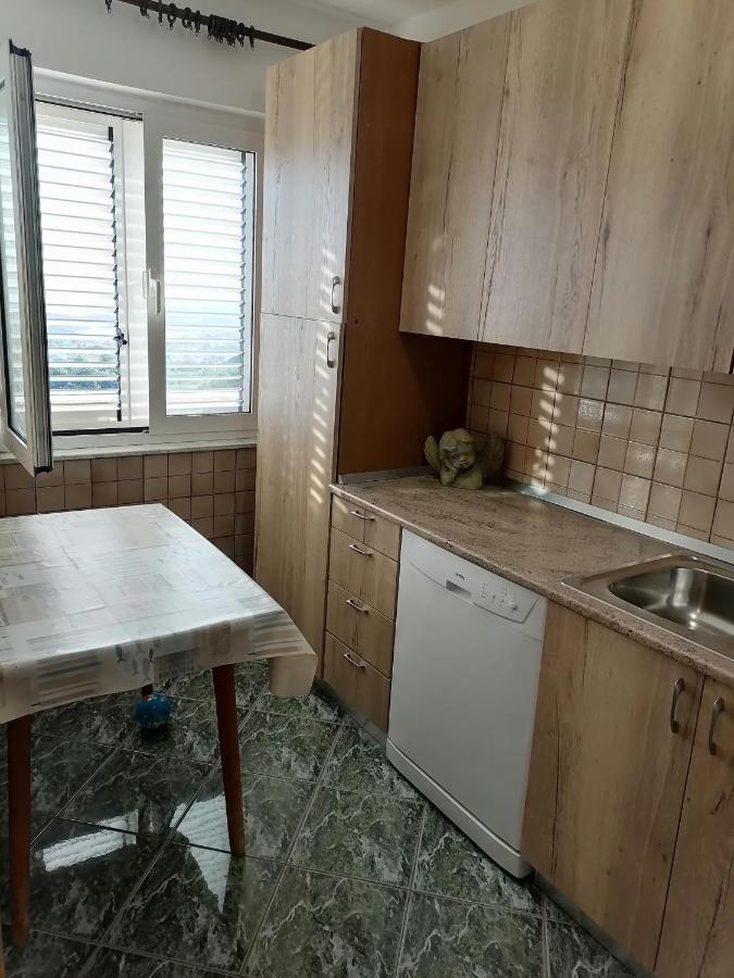 Apartmani Andelo I Ruzica Mundanije Exteriör bild