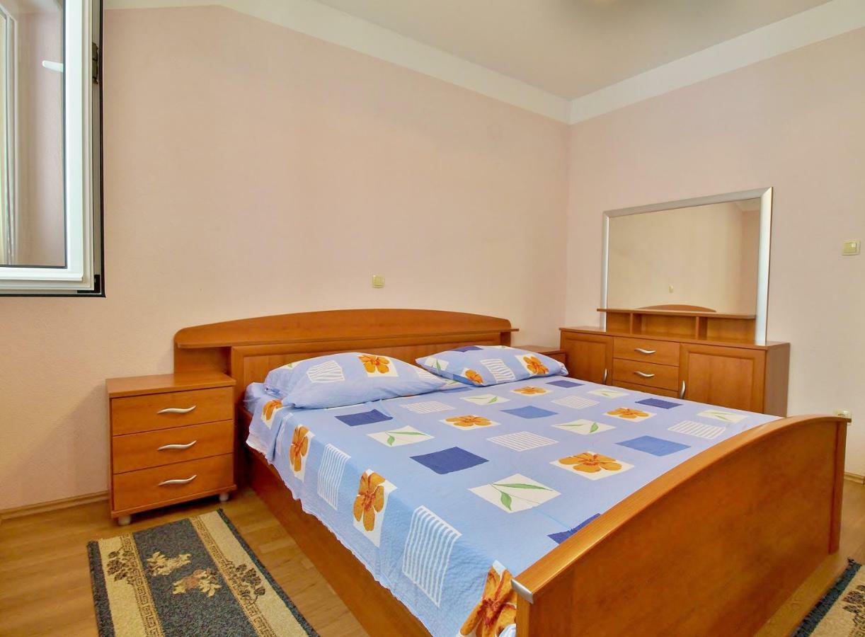 Apartmani Andelo I Ruzica Mundanije Exteriör bild