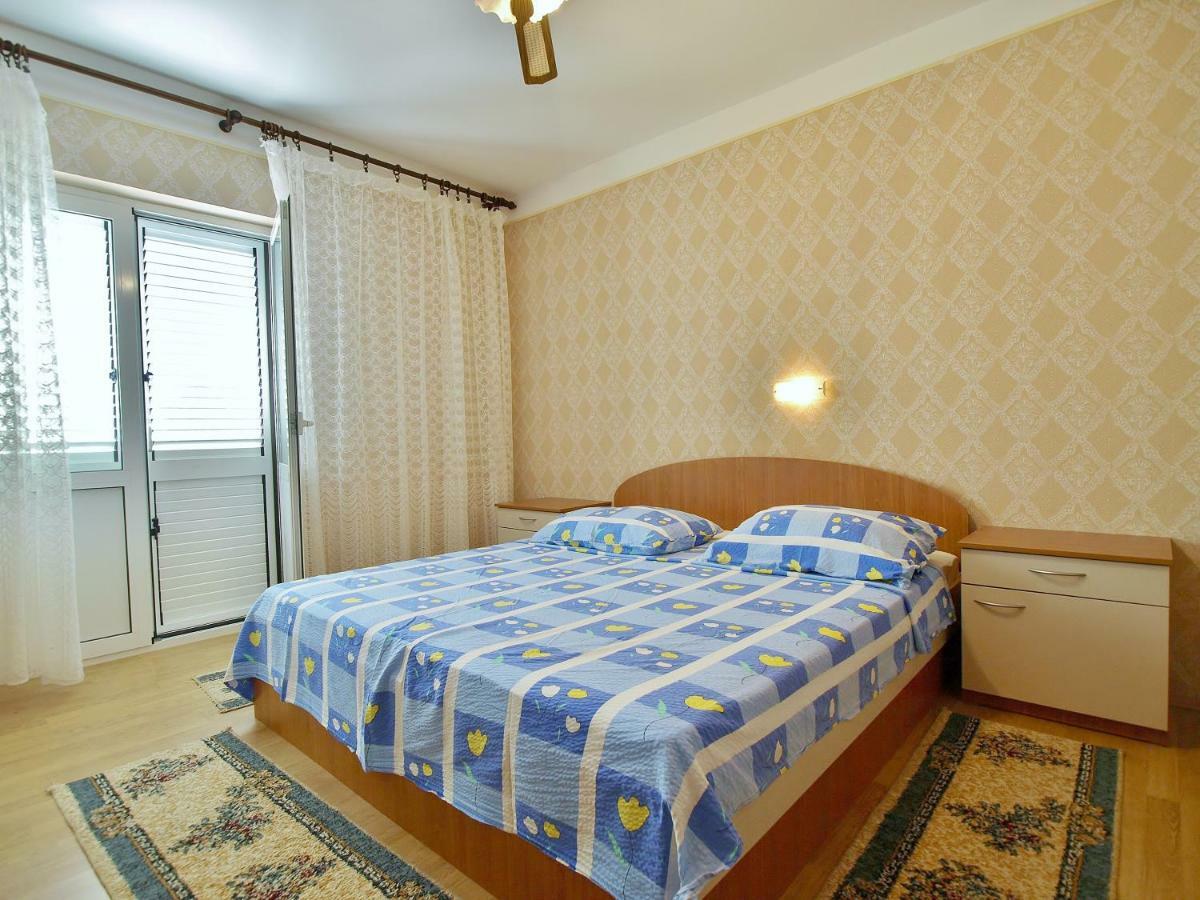 Apartmani Andelo I Ruzica Mundanije Exteriör bild