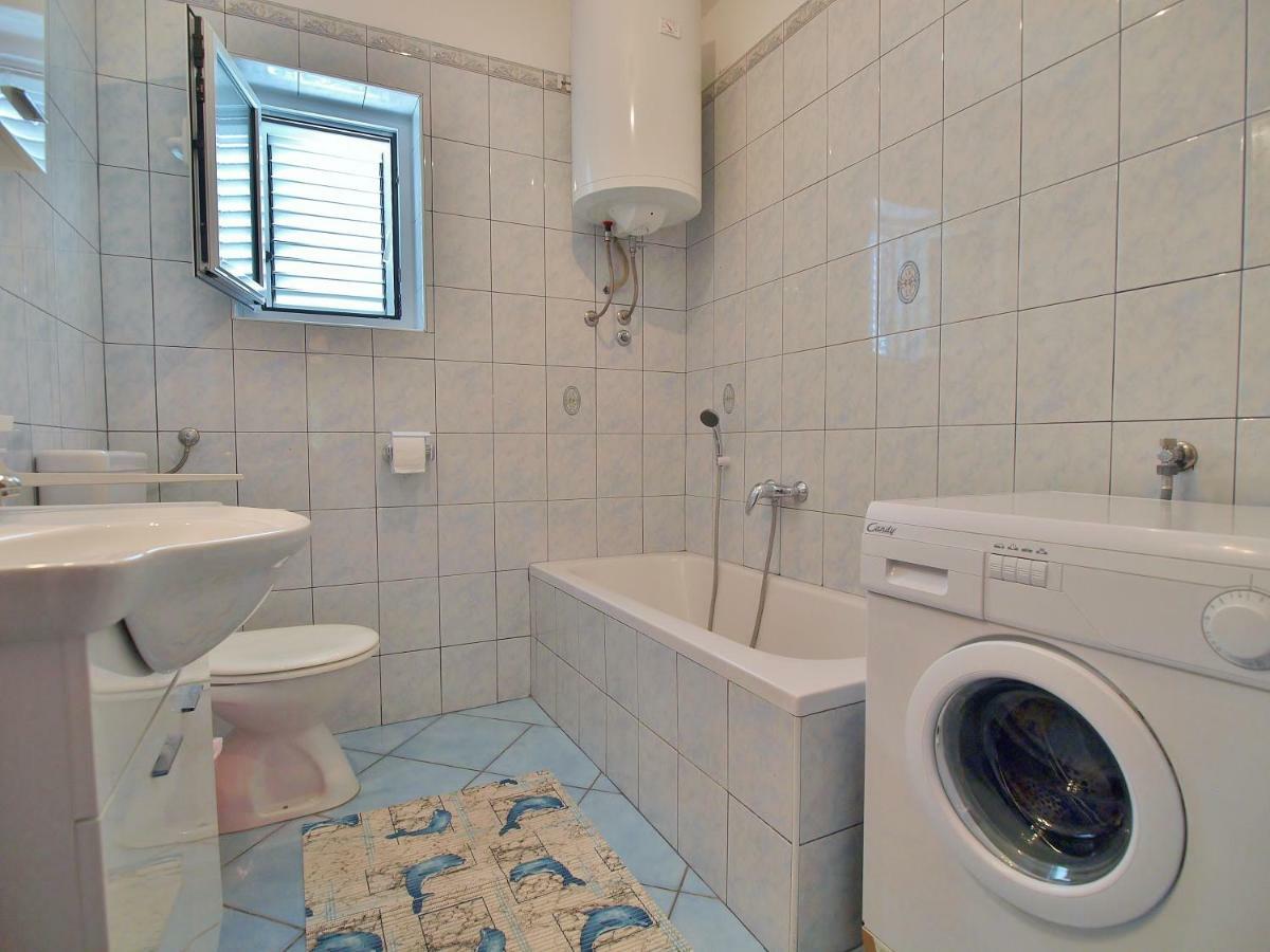 Apartmani Andelo I Ruzica Mundanije Exteriör bild